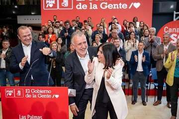 Los socialistas de Telde arropan a un Pedro Sánchez convencido del triunfo de su partido en las Islas/Acfi Press y TA.